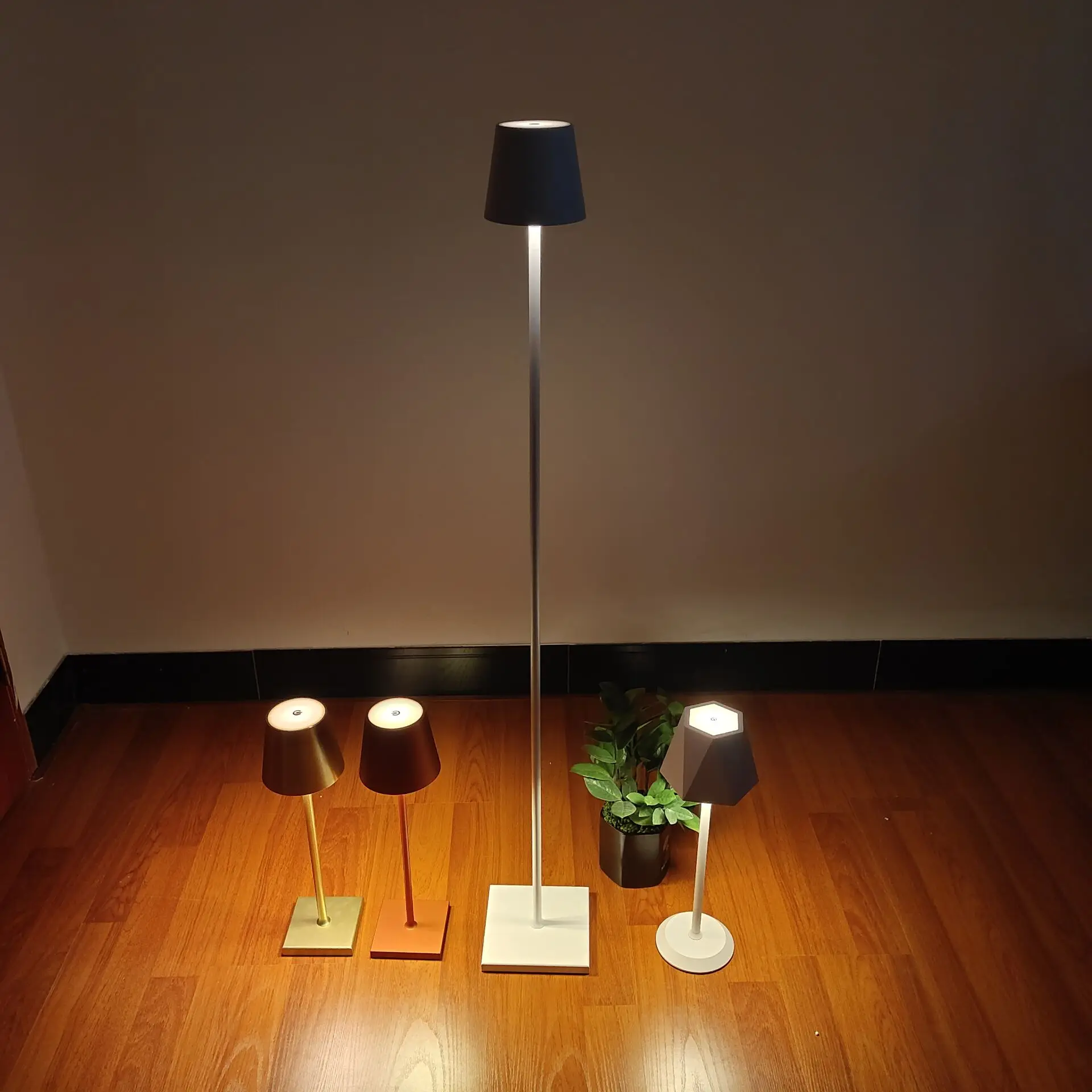 Floor Lamp Adjustable Brightness Floor Lamp Wireless Charging