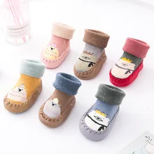 Обувь для малышей с мягкой подошвой из искусственной кожи с героями мультфильмов детские носки для малышей на осень и зиму носки-тапочки для малышей нескользящие носки