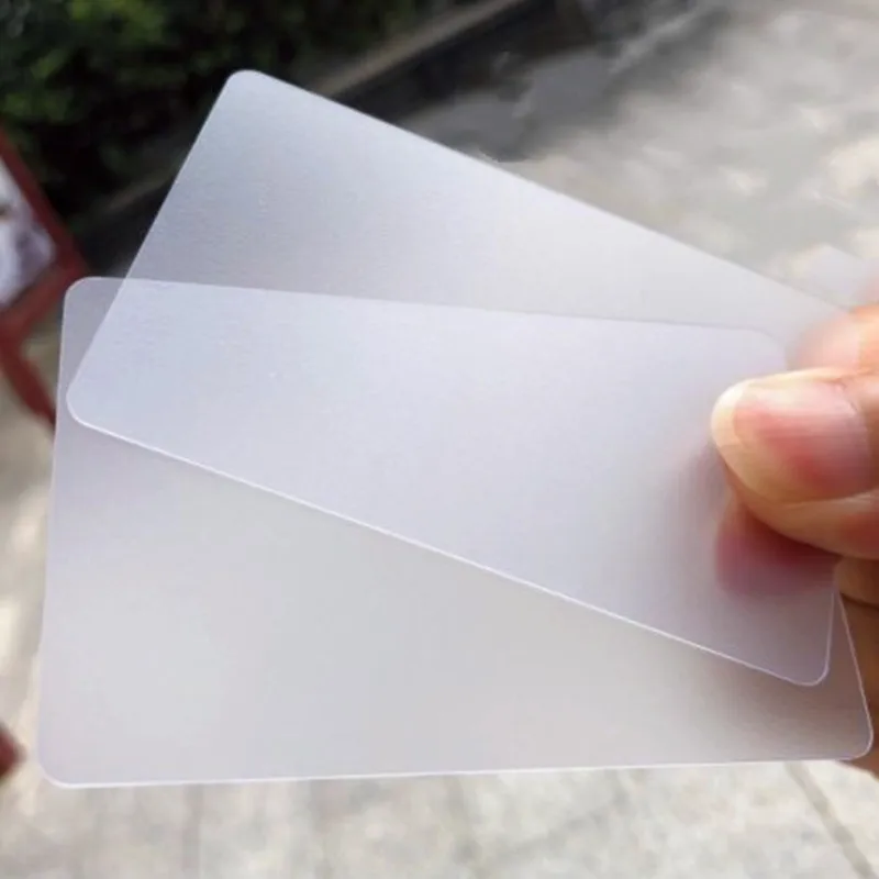 200 unids/lote mate en blanco de Pvc transparente tarjeta de visita de plástico resistente al agua sin impresión de letra de la Oficina de la escuela suministros