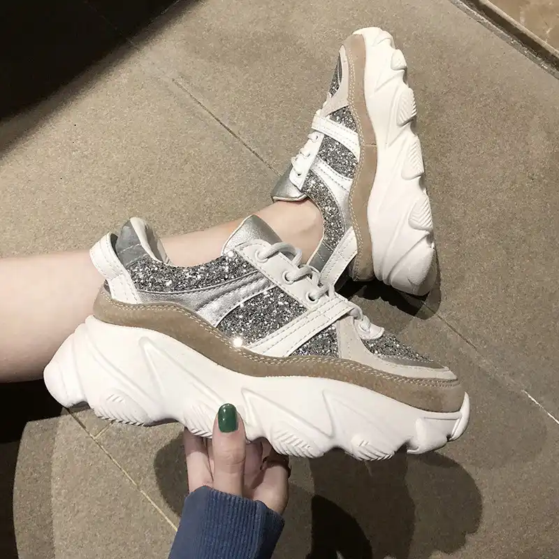 stylish tennis shoes womens