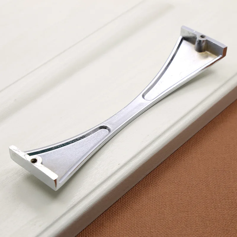 Современный яркий хромированный цинковый сплав Ручка Шкаф Дверь Удлиненная ручка светильник Серебряная ручка