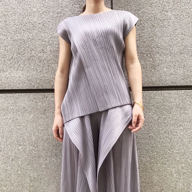 Changpleat дизайн Женская футболка двойные Топы Miyak плиссированные модные однотонные с круглым вырезом большие эластичные тонкие женские футболки Tide T89