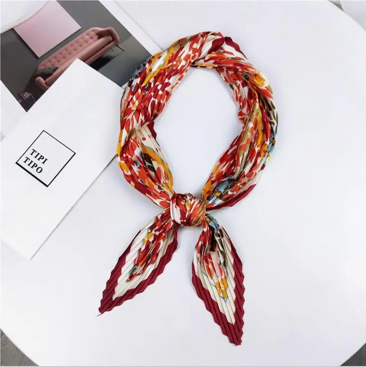 Женская шелковая бандана Crinkle шейный шарф квадратный платок маленькая повязка на голову плиссированный шелковый шарф с принтом в полоску - Цвет: 1 Dot Floral Red