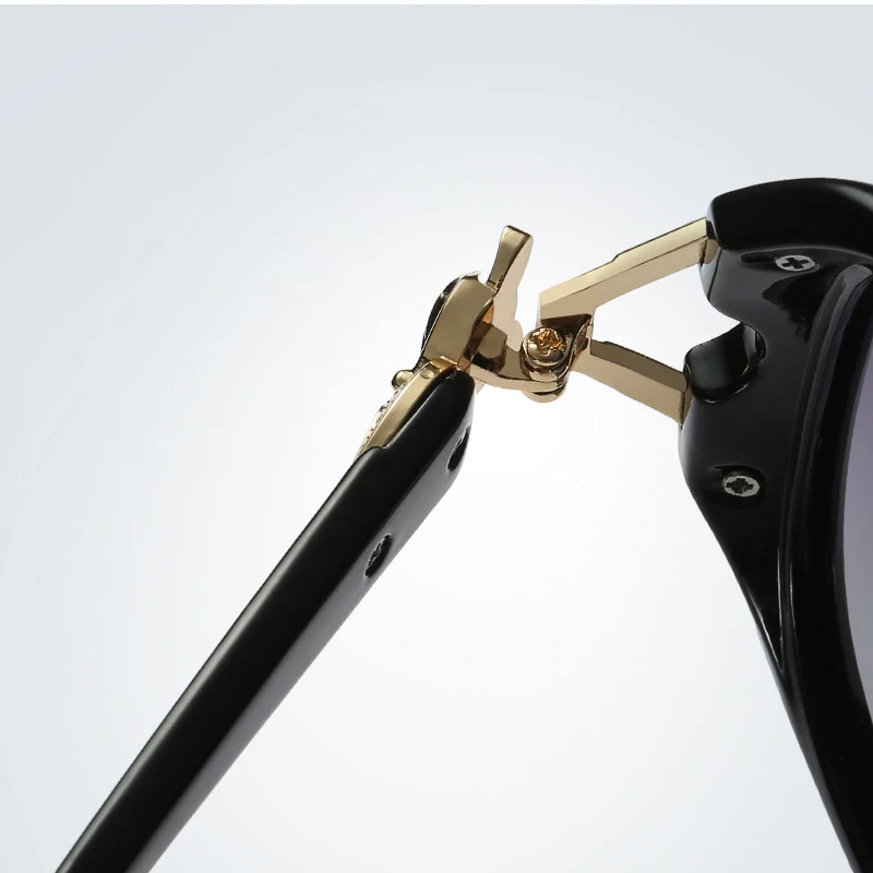 8928913980_1986479287