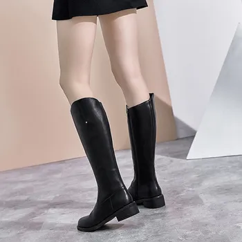 

White Knight boots high tube flat boots 2019 new military boots female handsome Martin boots female