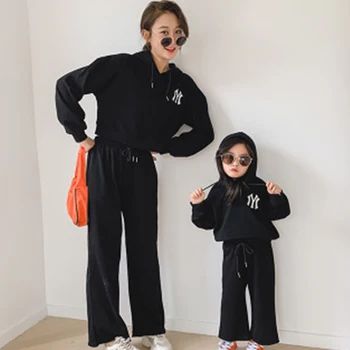 

Casual Mother Daughter Family Sport Set Spring Autumn Long Sleeve Tracksuit Mommy And Me Sportwear Family Matching Clothes