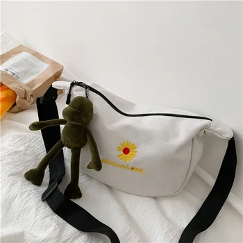 

Canvas bag female messenger Korean version Harajuku girl ins wind soft sister green frog cartoon cute wild bag