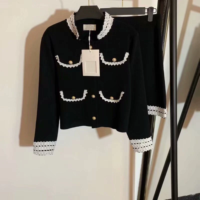 

9.6 2019 Autumn New pearls button lace long sleeve knitted cardigan + Lace A-line skirt temperament fashion suit