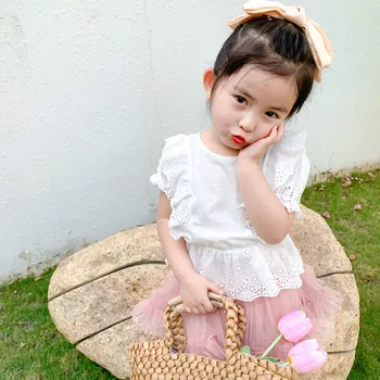 

Sweet Wind girls shirts Children Western Style Tops 2020 Summer New Girls Hollow Lace Puff Sleeve Shirt girl blouse