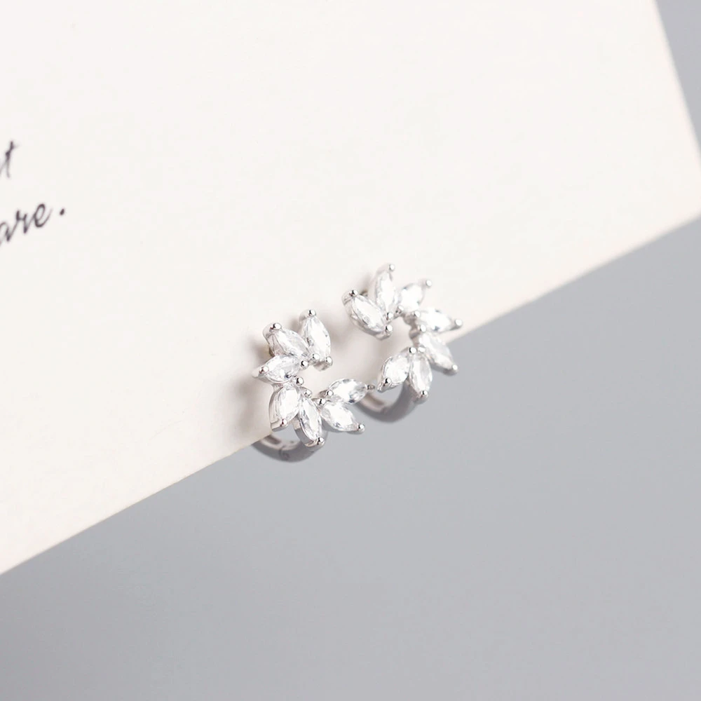 Kikichicc 100% 925 Sterling Silver 8.8mm Zircon Flower Huggies Hoops Crystal CZ Round Unique Jewelry 2020 Piercing Ohrringe