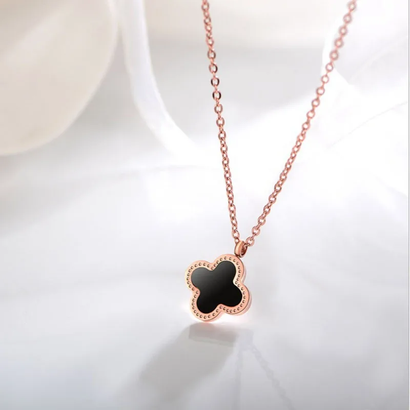 

Online Celebrity Fashion Hot Selling Titanium Steel Rose Gold Lucky Clover Necklace Women's Pendant Korean-style Double-Sided Bl