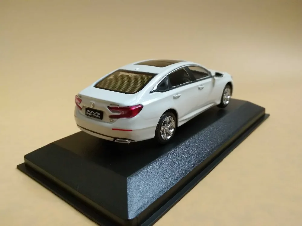 1:43 литье под давлением модель для Honda Accord 10 белый седан Игрушечная машина из сплава миниатюрная коллекция подарки 10th поколение