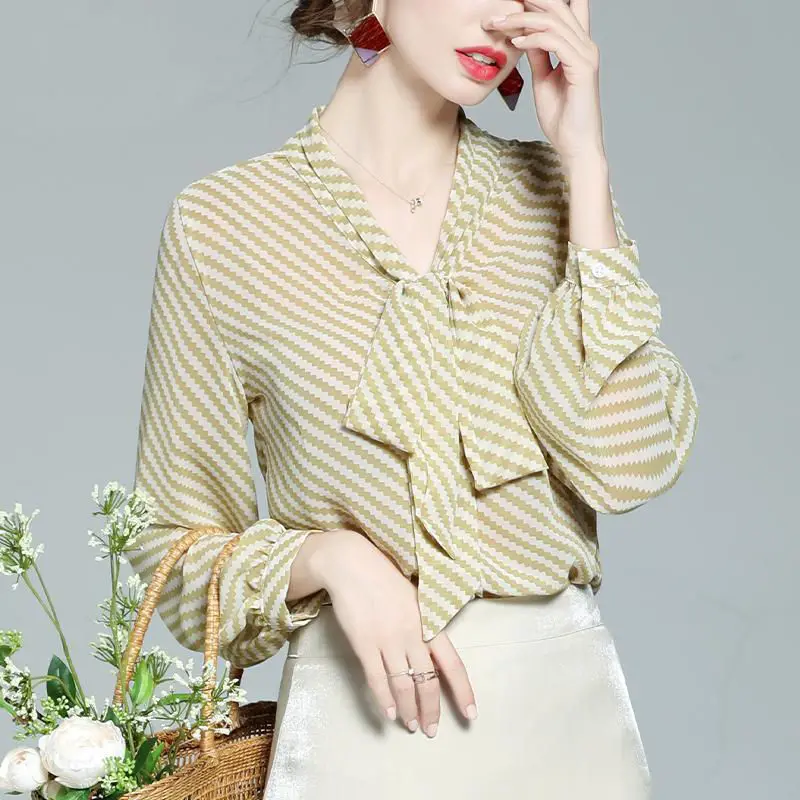 

French Style Retro Women Chiffon Stripe Blouses Shirts Long Sleeve Fashion V-Neck Bow-Knot Loose Tops BlusasMM0194