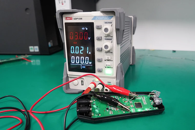 UNI T UDP1306C Регулируемый Линейный DC Питание для лабораторных 4 разрядный Дисплей