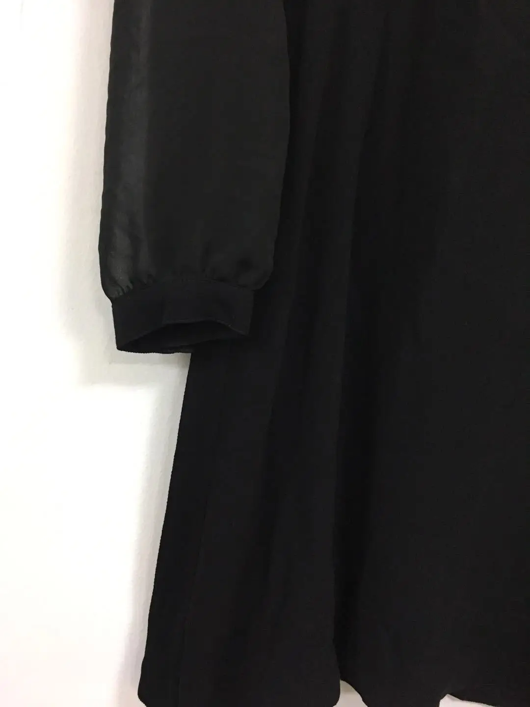 Elfbop женское черное Короткое мини-платье с длинным рукавом и круглым вырезом