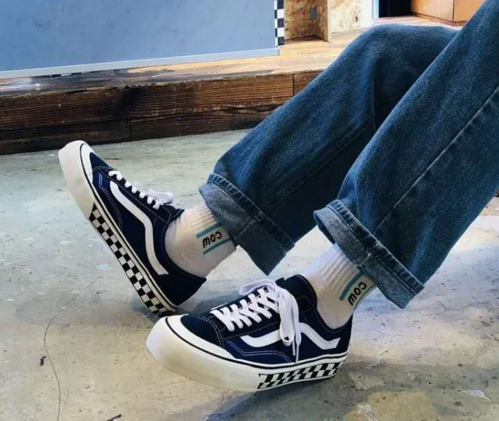 vans style 36 decon sf on feet