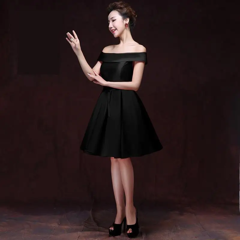 New Simple Candy Color Satin Short Bridesmaid Dress Sexy Boat Neck Off The Shoulder Lace Up Fashion Slim Cheap Party Gown - Цвет: Черный