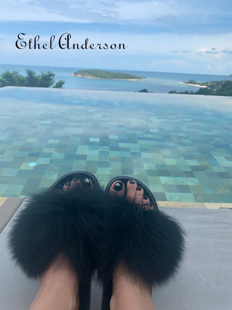 

Fluffy Slippers Women Luxury Crystal Eye Furry Slides Fashion Ladies Faux Fur Flip Flops Open Toe Flat Sandals Female Shoes 2022