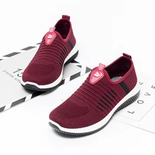 Летняя дышащая Вулканизированная обувь; вязаные женские кроссовки; женская спортивная обувь; повседневная обувь; женские кроссовки без застежки; zapatillas D30