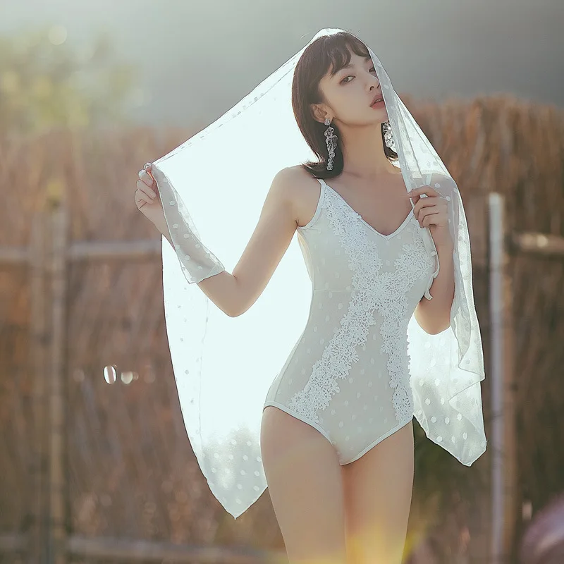 

2020 Swimsuit Women Bathing Suit Bikini Woman One Piece Swimwear Wholes Breasts Sexy Veil Polyester Patchwork Swimsuit Fused