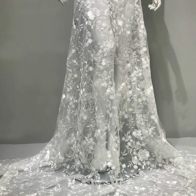 Цветочная блестящая кружевная ткань белого цвета для свадебного платья