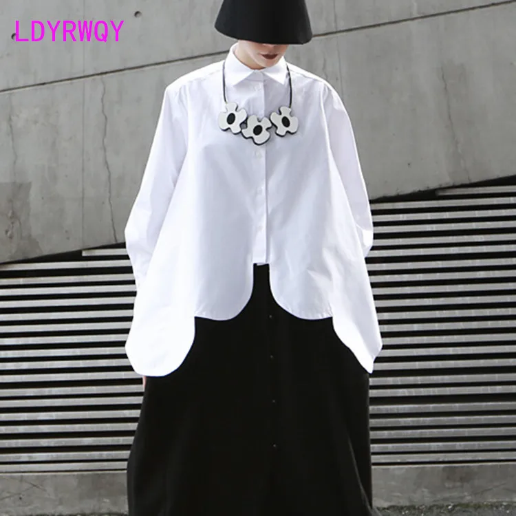 

[LDYRWQY] Women's Irregular Arc Extra Wide Hem White Loose Shirt Turn-down Collar Streetwear Polyester