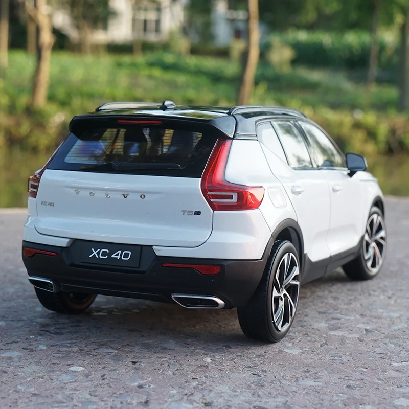 1:18 высокое тщательное VOLVO XC40 сплав модель автомобиля статические металлические модельные автомобили с оригинальной коробкой