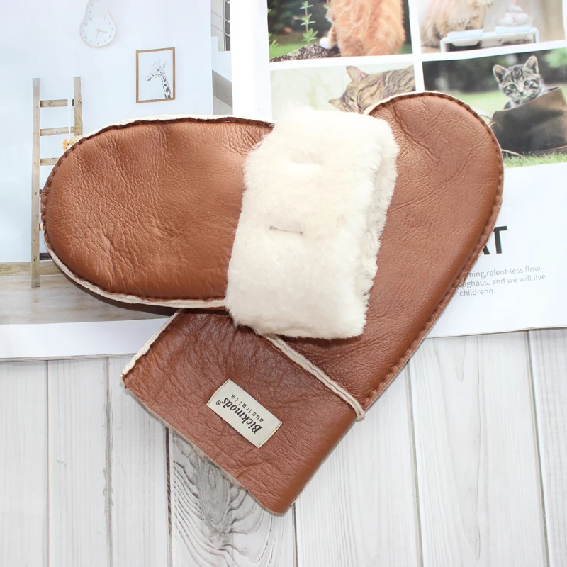 New sheepskin men's fur gloves with thicker wool lining and winter fashion windproof and cold-proof warm gloves