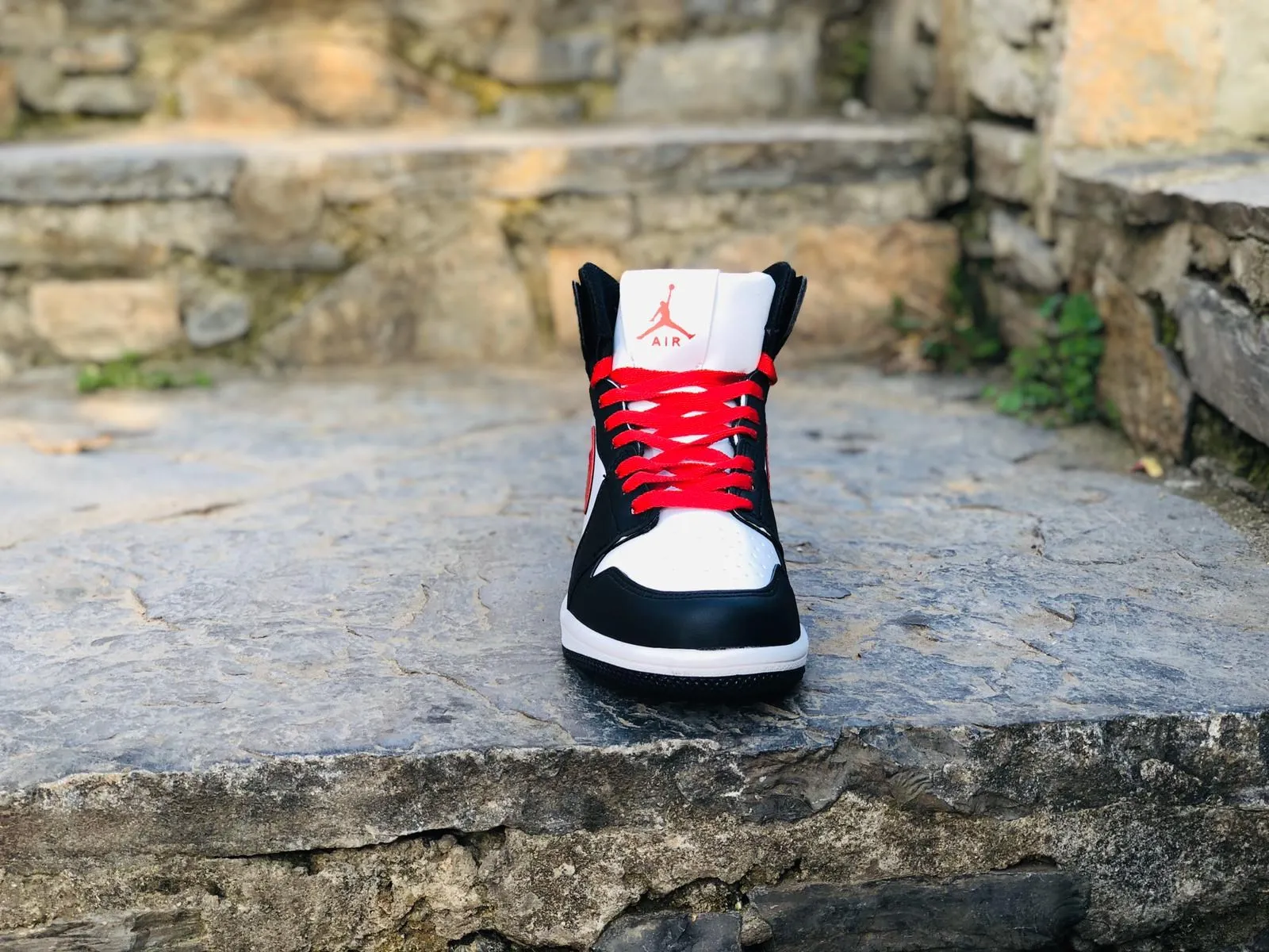 Черный и красный Nike Jordan 1