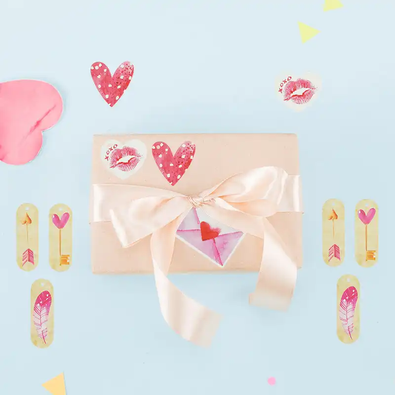 50個クラフト紙タグバレンタインデーの花ラベルgiftラッピング用品ウェディングパーティーdiyカードクラフト 衣服用タグ Aliexpress