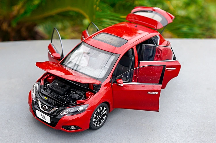 Производитель 1:18 Dongfeng Nissan, NISSAN TITDA литая модель автомобиля с небольшим подарком