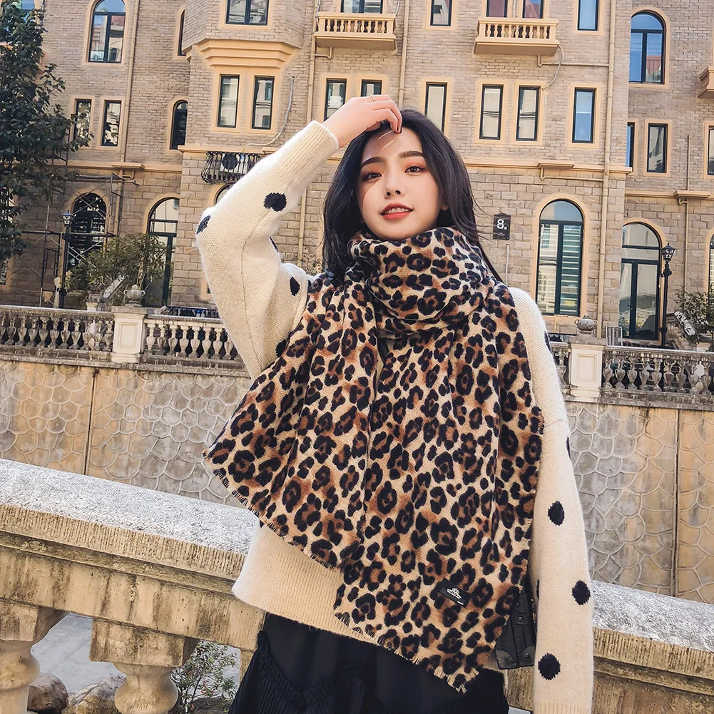 

2019 autumn and winter new leopard scarf female Korean version of the wild scarf warm scarf large shawl