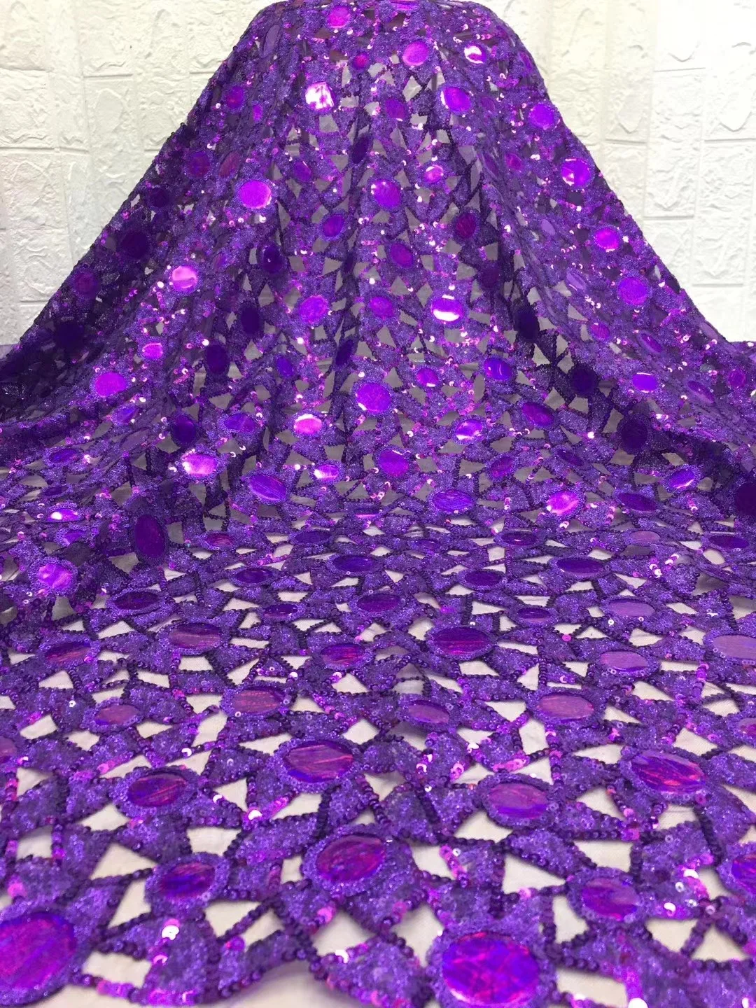 

Nigeria Lace Fabric 2021 Latest High Quality Purple Sequined Lace Fabric Embroidery Tulle African Sequined Lace Fabric D4505