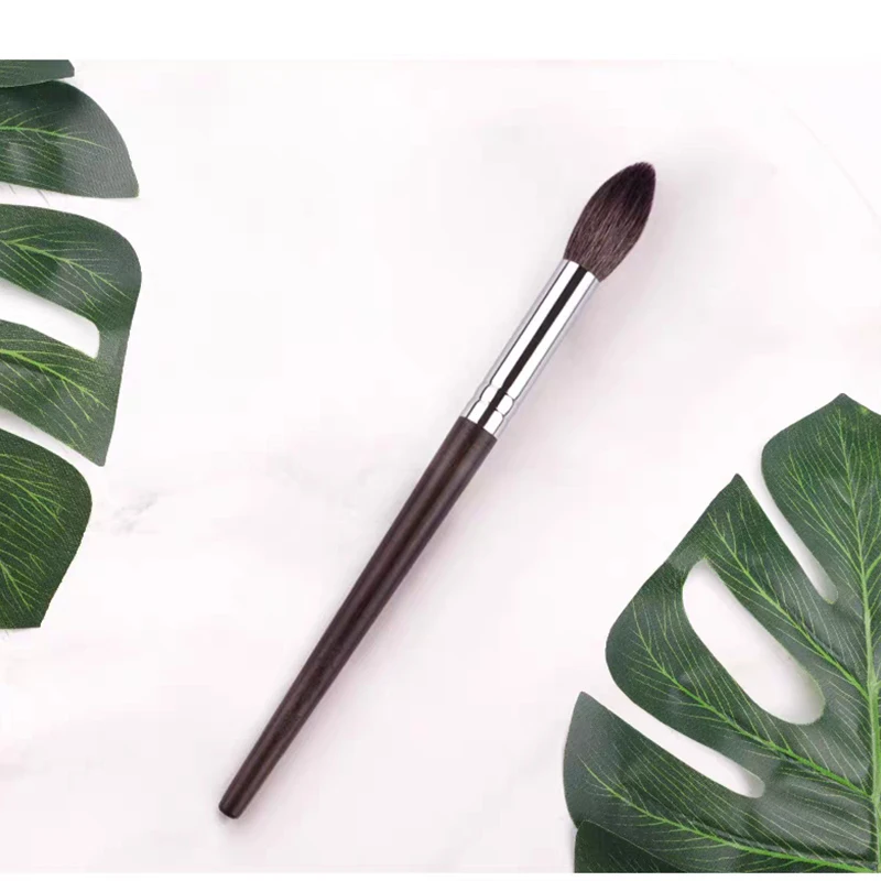 

1Pcs High Quality Flame High Gloss Makeup Brush High Value Goat Hair Foundation Micro Brush Kabuki Makeup Tool