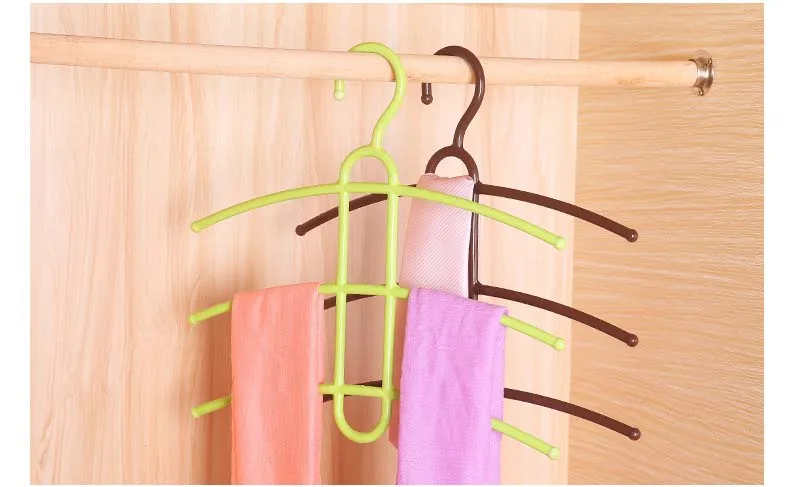 4418844758_985689983