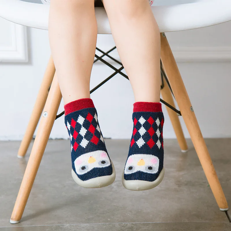 Обувь для малышей; носки для малышей; нескользящие носки-тапочки для малышей; детская обувь с мягкой резиновой подошвой; утепленная махровая обувь для малышей