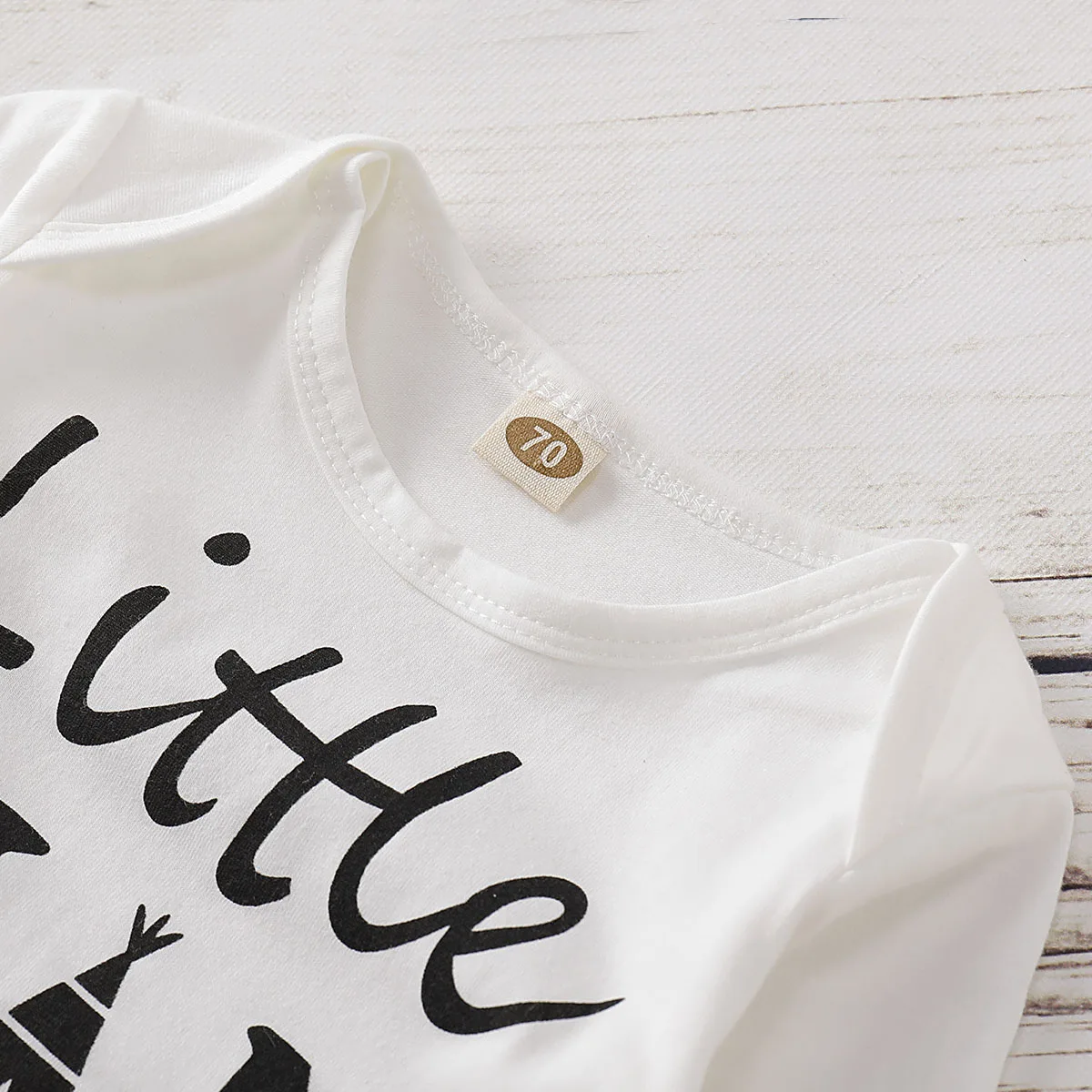 

Infants Pure Cotton Set Printed Letter Long-sleeved Upper Garment + Apricot Polka Dot Trousers Two-Piece 197401