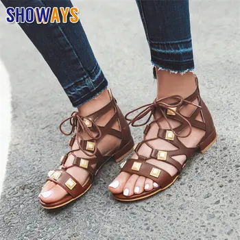 

2020 Big Size Women Gladiator Sandals Low Square Heel Black Brown PU Cross-tied Casual Beach Rivet Zipper Summer Rome Lady Shoes