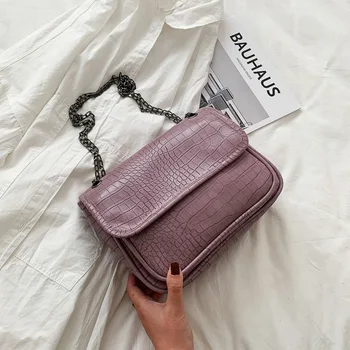 

2020 new female bag retro large-capacity bag fashion wild messenger chain bag Korean version of the shoulder small square bag