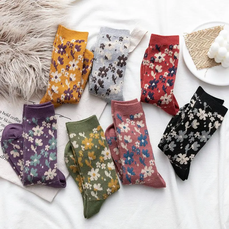 

WENYUJH Women's Socks Cotton Harajuku Korean Casual Autumn Winter Female Kawaii Girl Mid Tube Socks Vintage Floral Long Socking