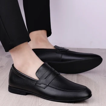 

2020 summer new men's shoes first layer leather casual leather shoes Korean leather soft bottom business trend Peas shoes men