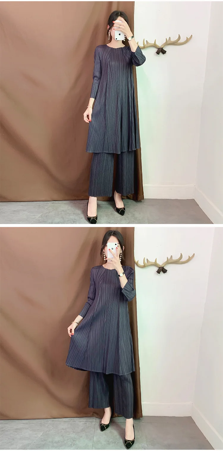 Плюс размер брюки костюмы женские эластичные Miyake плиссированные комплект из двух предметов с круглым вырезом Свободный Длинный топ+ широкие брюки комплект Женский