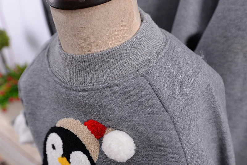 Семейные комплекты с вышитым пингвином для папы, мамы, дочки и сына; Одежда «Мама и я»; толстовки с капюшоном для пары; пуловеры; комплекты одежды