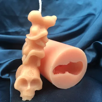 

3D Skull Silicone Candle Mold Boy Girl Hugging Clay Mold Fondant Cake Decoration