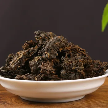 

Black Tea Wholesale Pu'er Tea 2017 Golden Bud Old Tea Head Menghai Cooked Tea Dry Warehouse Tea in Bulk