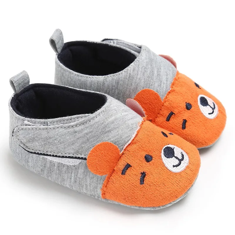 Детские медведи божьи коровки корова лицо мягкие Soled Первый ходунки младенческий Повседневный младенец, не умеющий ходить обувь