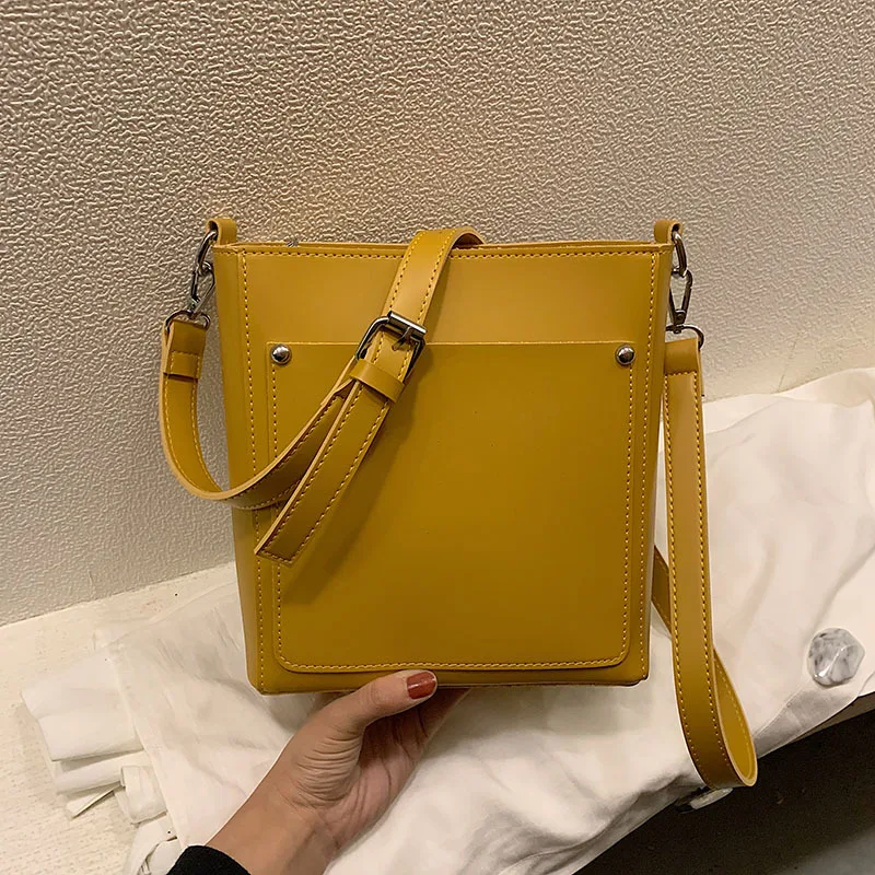 

2019 the new three-dimensional bucket bag carries women's bag with large capacity, one shoulder and one shoulder.