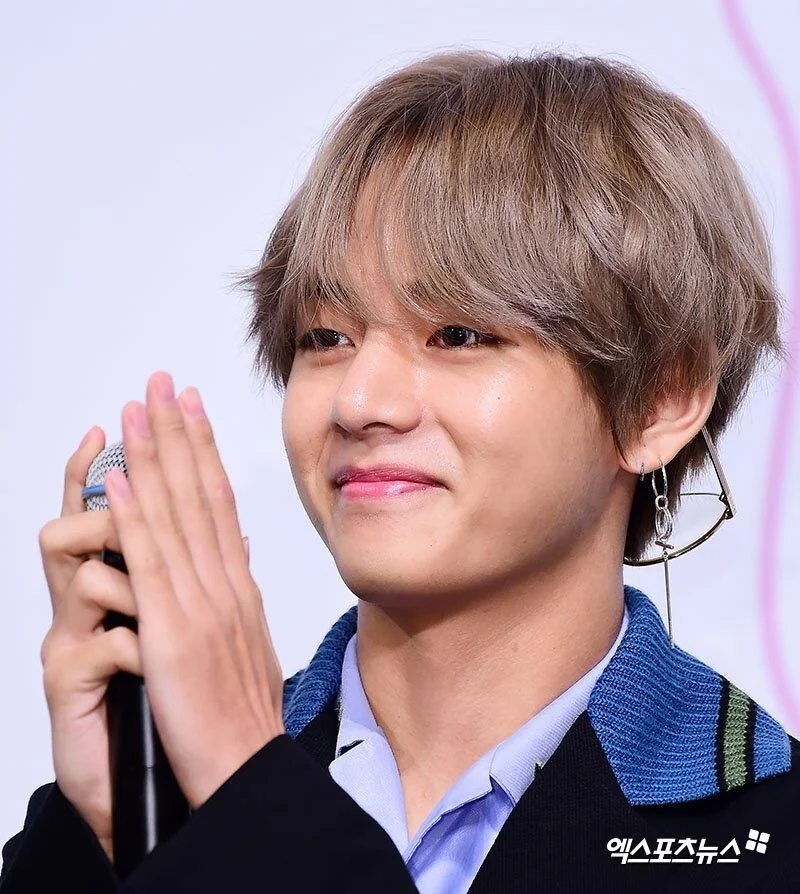 KPOP Stray Kids Huang Hyun Chen Bangtan Boys V Kim Tae Hyung Long Earrings Cross Ear Ring Earclip New Korea Group Thank You Card