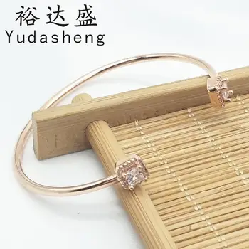 

Shiny square open bracelet Amphiboles at both ends New stylish design with special perspective