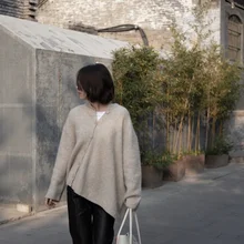 Женский свитер Осень/Зима Свободный Асимметричный свитер с диагональной пуговицей